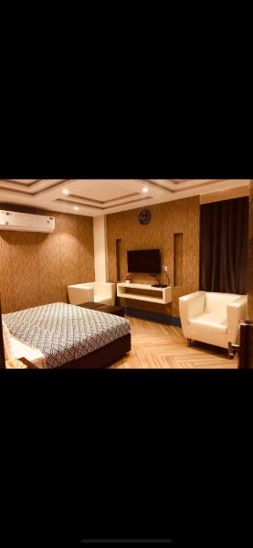  Hotel Platinum  Лахор